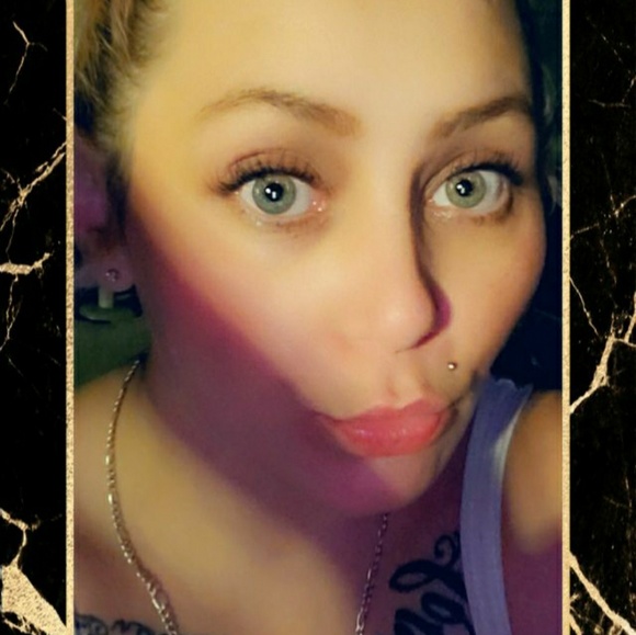 Meet your Posher, Valarie - Picture 1 of 1